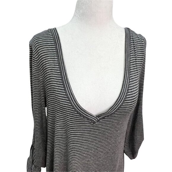 max Studio🖤Grey Stripe V- Neck Tunic Top Size M - Picture 3 of 9